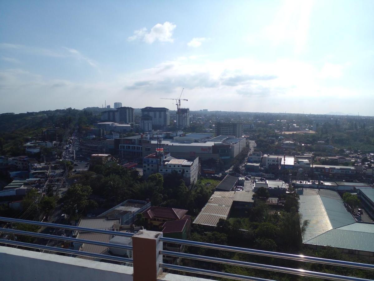 Tagaytay Prime Residences With Swimming Pool & Viewing Deck Tagaytay City Esterno foto