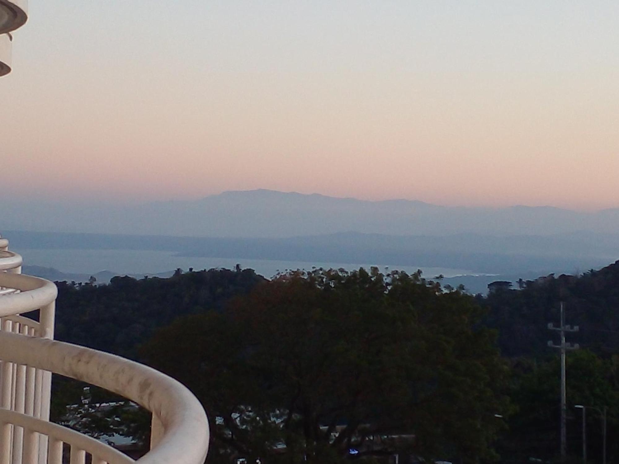 Tagaytay Prime Residences With Swimming Pool & Viewing Deck Tagaytay City Camera foto